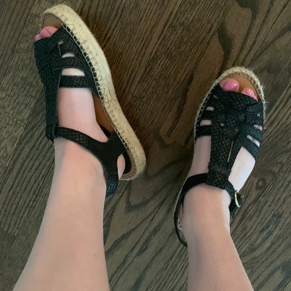 Cute black sandals. Only tried on! - Picture 5 of 5